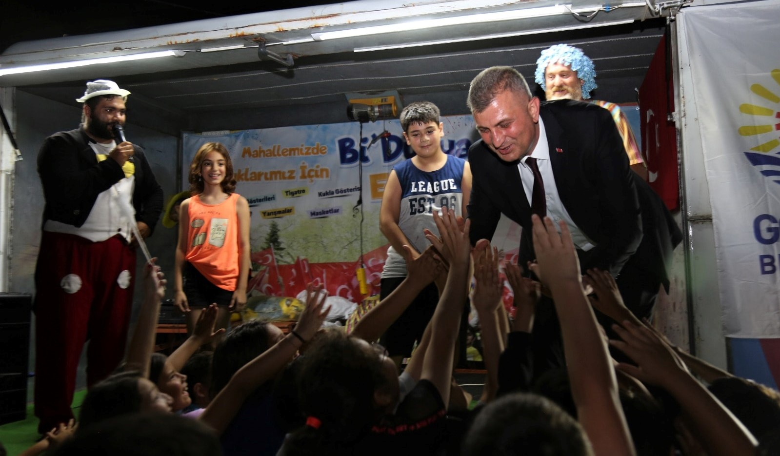 YZBAILARDA OCUKLAR DOYASIYA ELEND