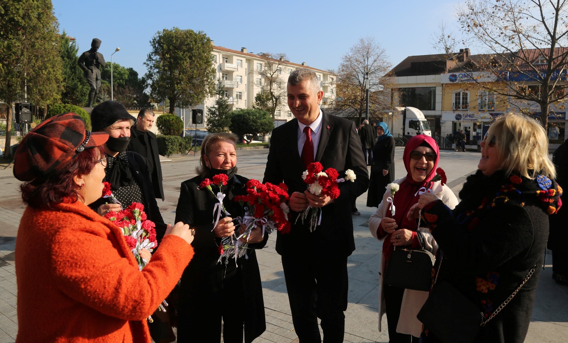 TRK KADININA SEME VE SELME HAKKI VERLNN 88. YILI GLCKTE KUTLANDI