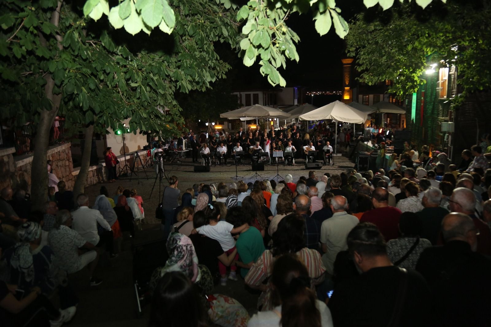 TRK SANAT MZ KOROSUNDAN MUHTEEM KONSER
