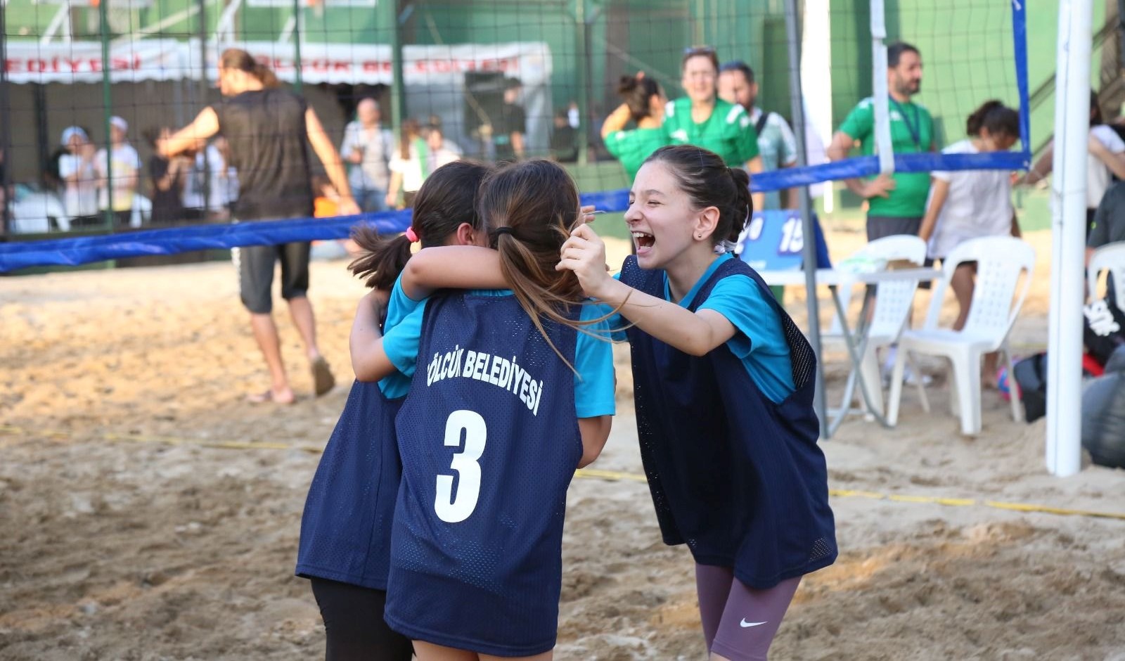 PLAJ VOLEYBOLU TURNUVASI REKOR KATILIMLA BALADI