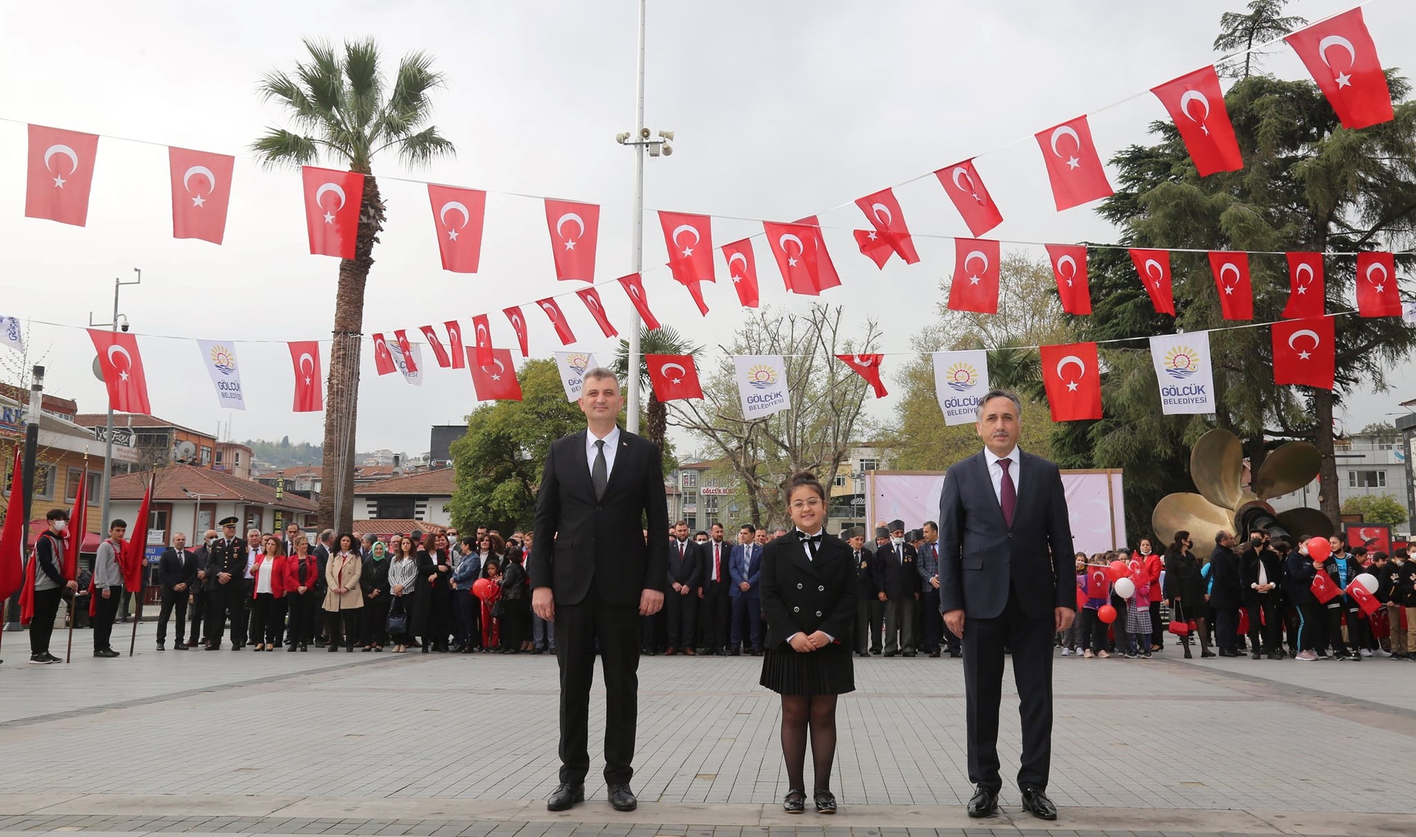 23 NSAN ULUSAL EGEMENLK VE OCUK BAYRAMI GLCKTE TRENLE KUTLANDI