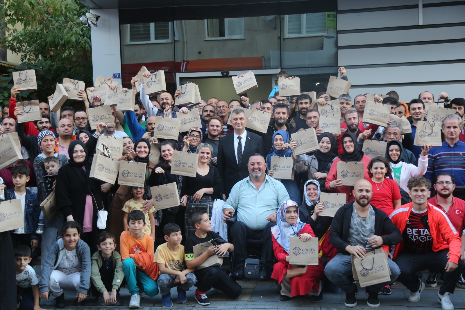 GLCK BELEDYESݴNDEN ENGELLLERN HAYATINI KOLAYLATIRAN DESTEK