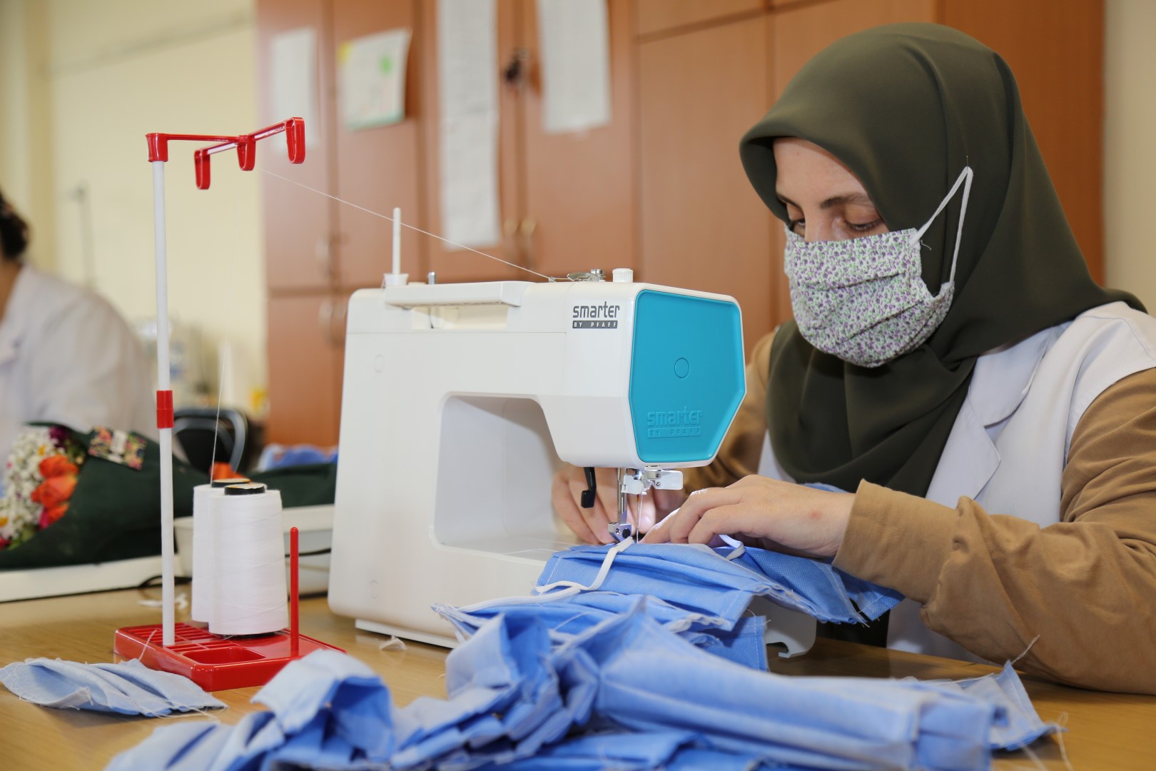 Sa�l�k �al��anlar�n� Desteklemeyi Aral�ks�z S�rd�r�yoruz