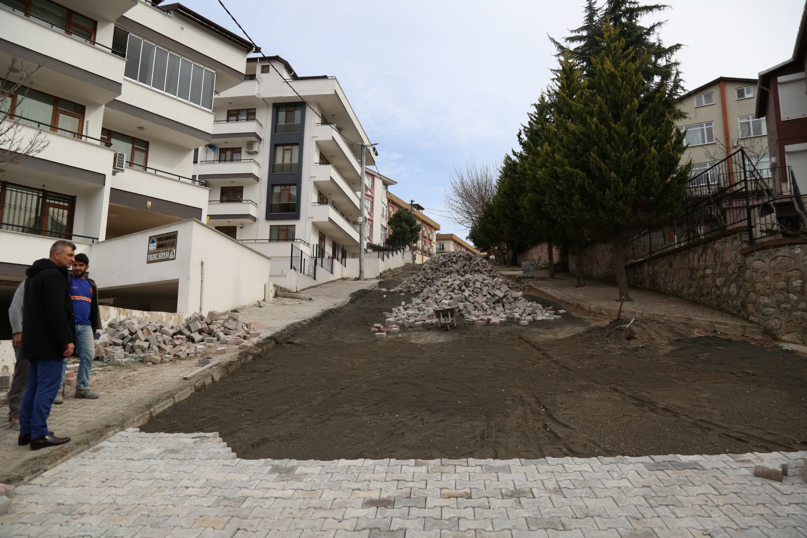 G�lc�k Belediyesi K�� Aylar�nda da Parke �al��mas� Yap�yor