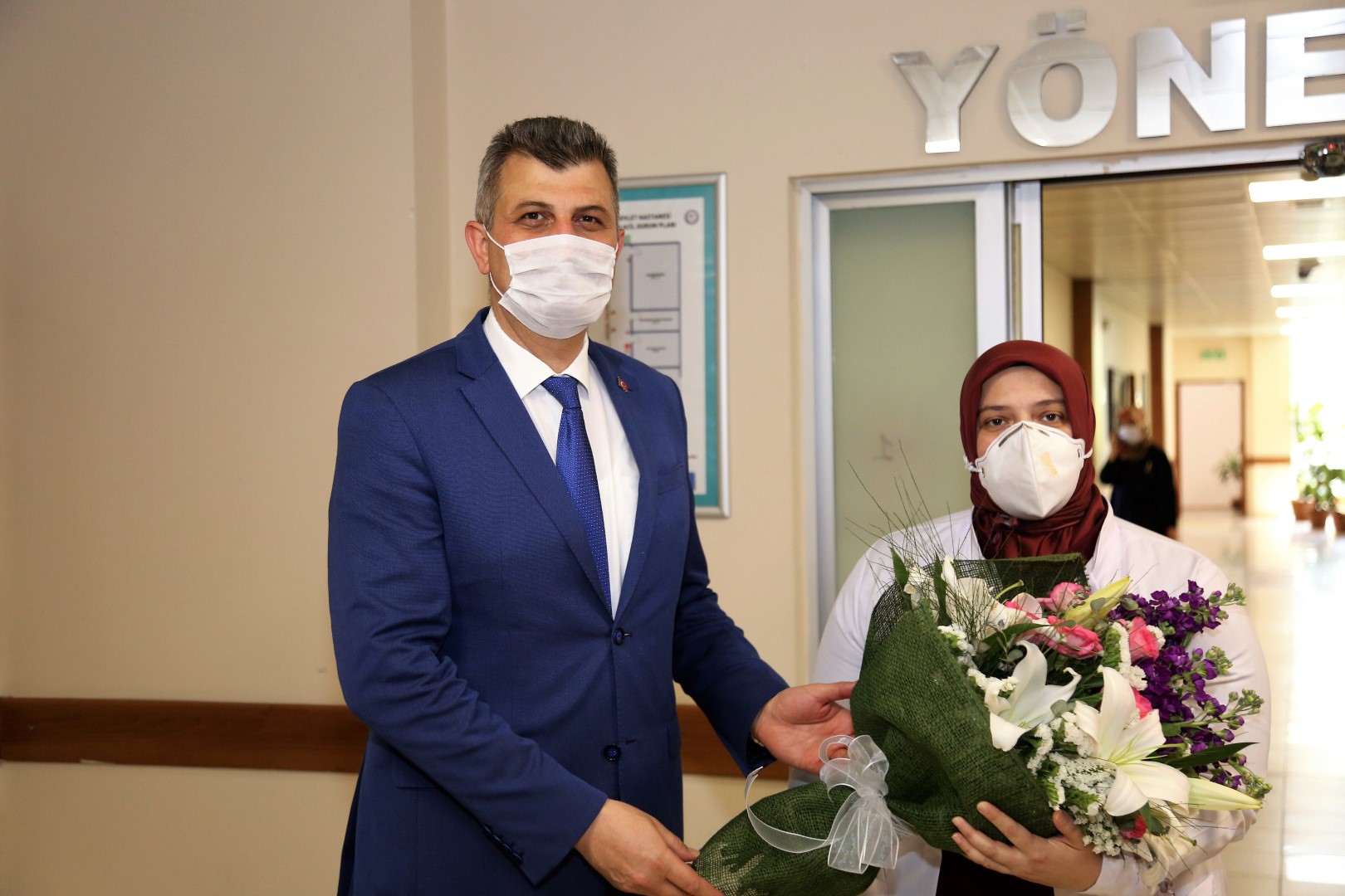 Ba�kan Sezer Devlet Hastanesine Giderek Hem�ireler G�n�n� Kutlad�