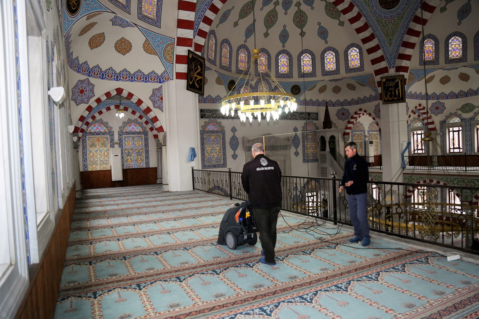 �l�edeki T�m Camilerin Zemini Temizleniyor 