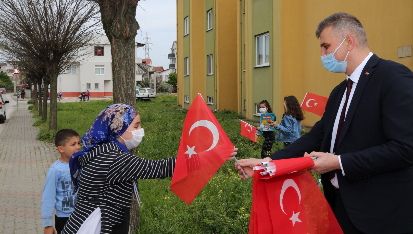 TRK BAYRAKLARI BAKAN AMCALARINDAN