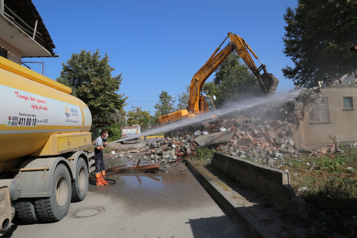 Bugne Kadar 68 Metruk Ve Orta Hasarl Binay Yktk