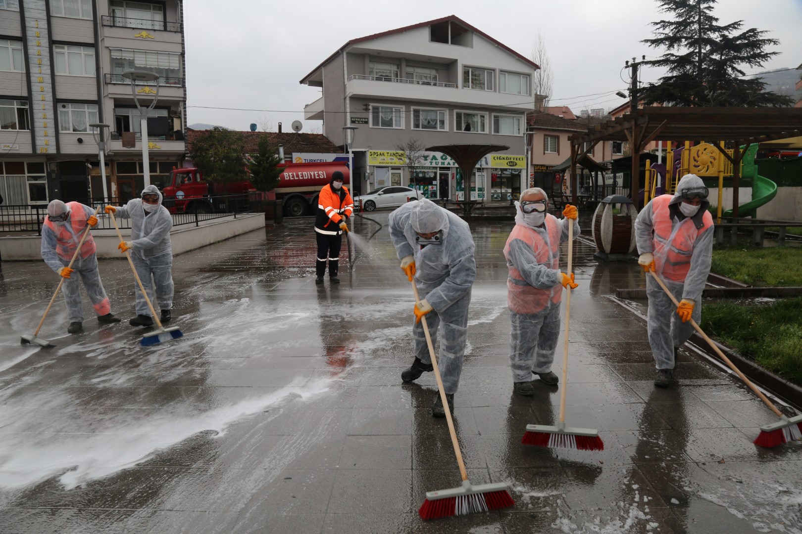 Glck Belediyesi Dezenfekte Edilmeyen Cadde Brakmyor
