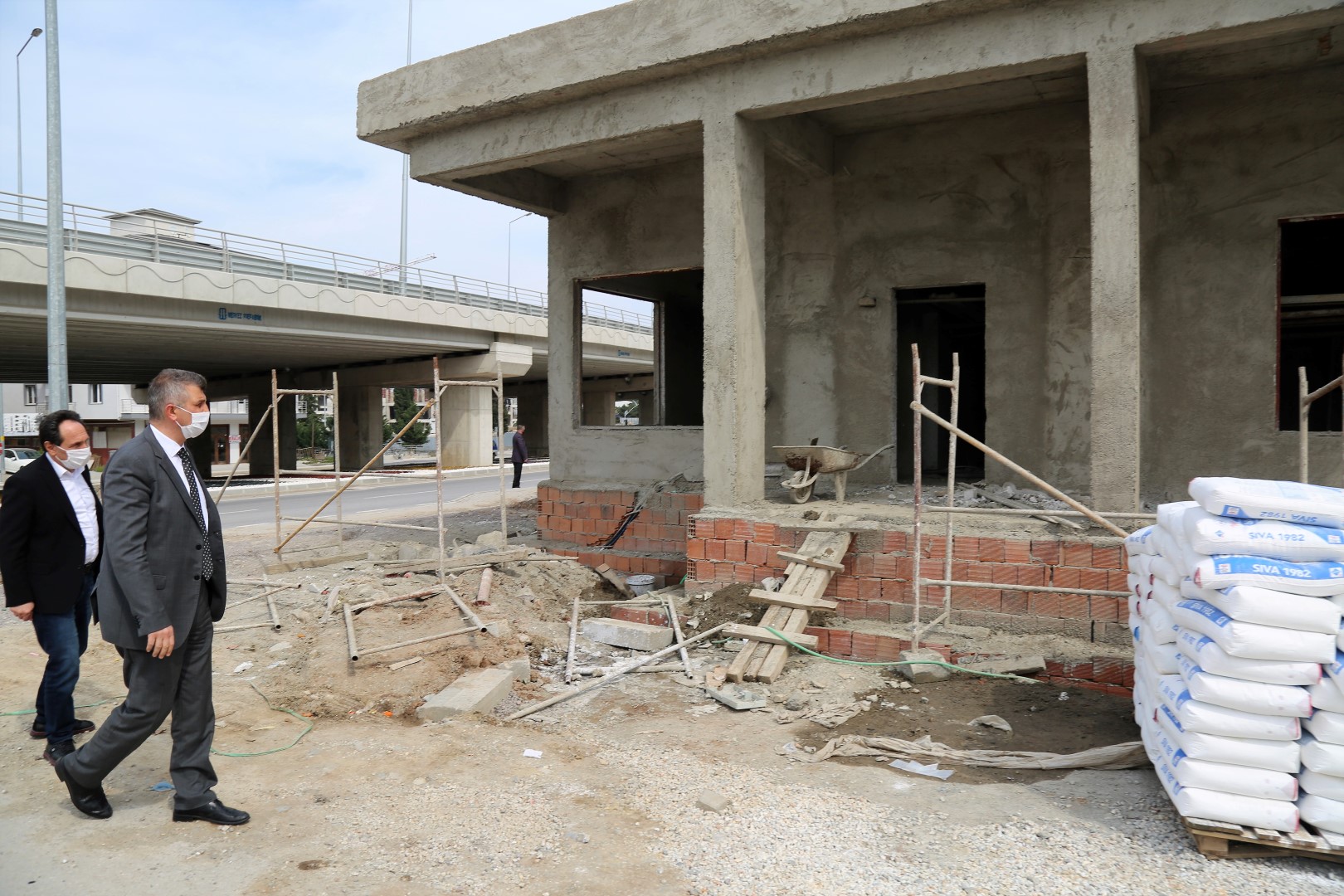 Ba�kan Sezer Sa�l�k Yat�r�mlar�n� Yak�ndan Takip Ediyor