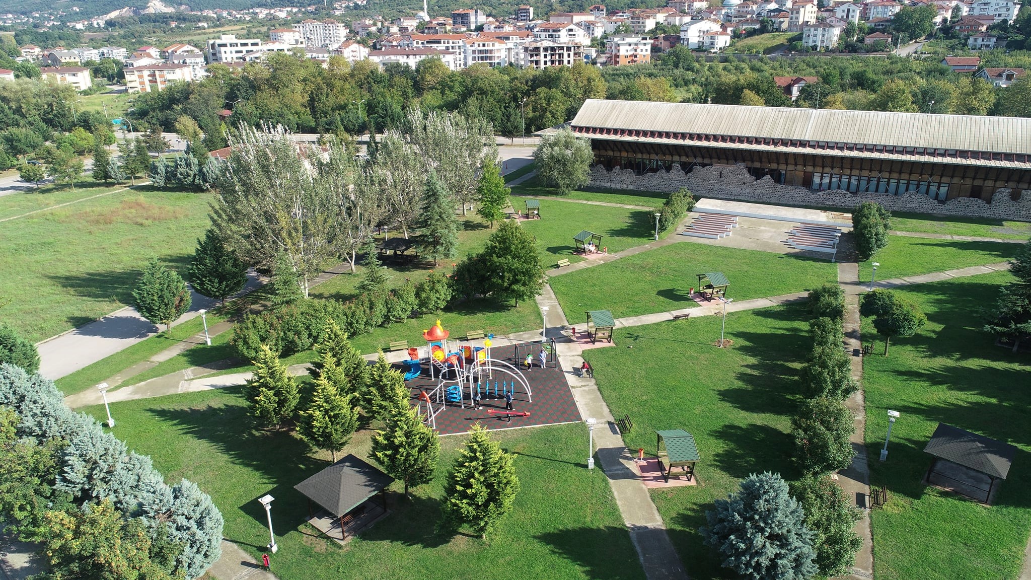 KERVANSARAY YANINDAK PARK TAMAMLANDI