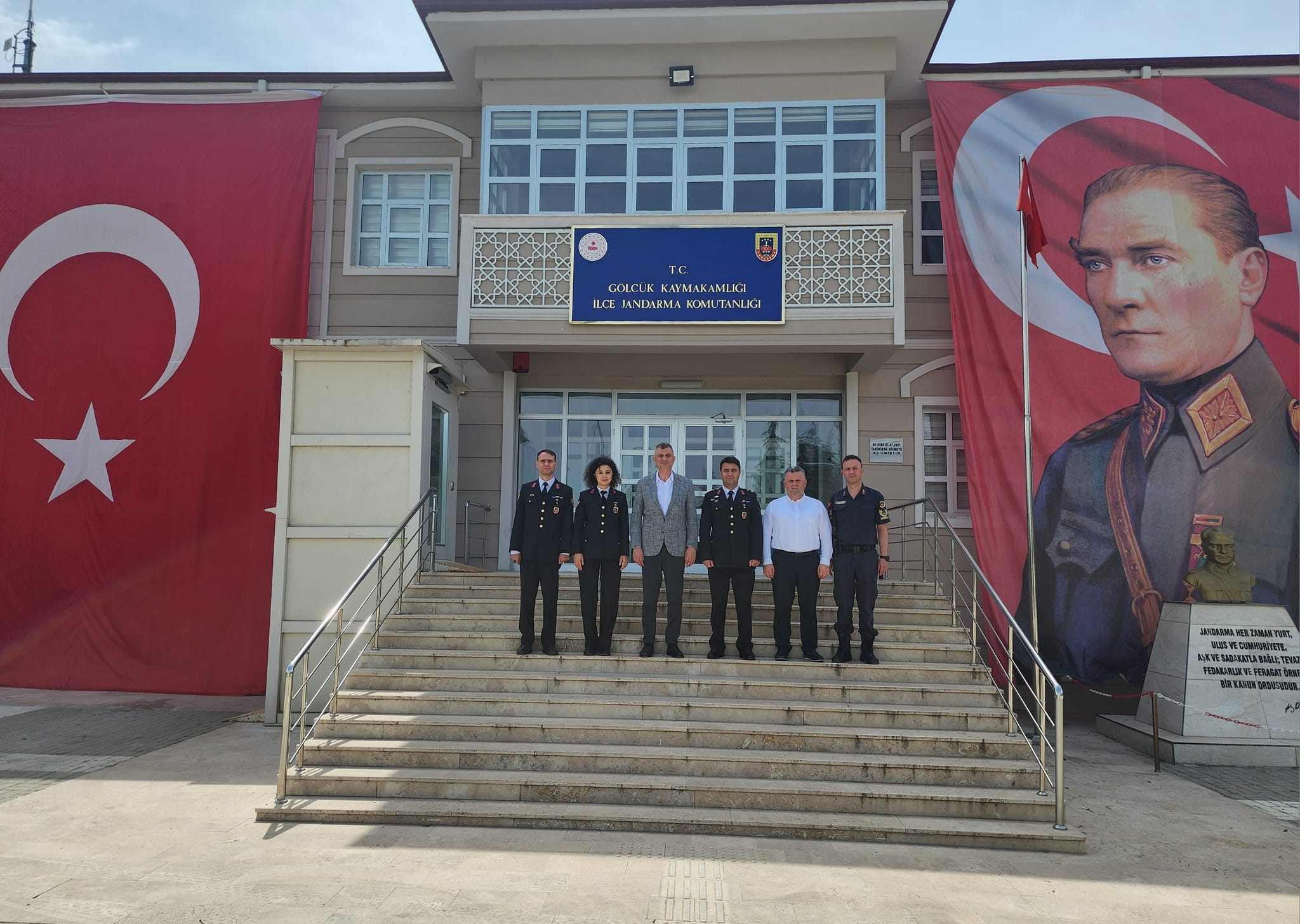 BAKAN SEZERDEN JANDARMAYA ANLAMLI ZYARET