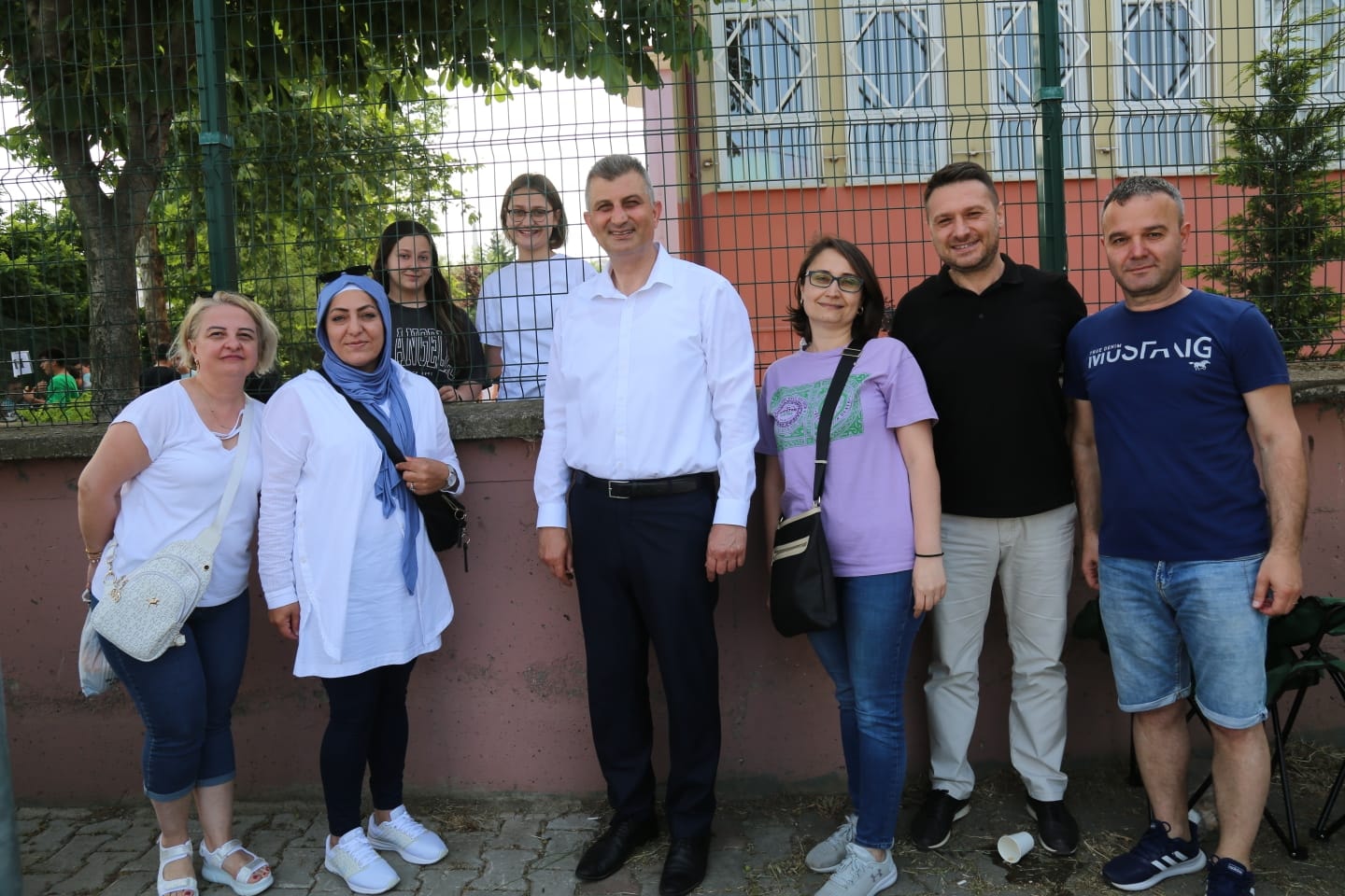 BAKAN SEZER LGSYE GREN RENCLER YALNIZ BIRAKMADI