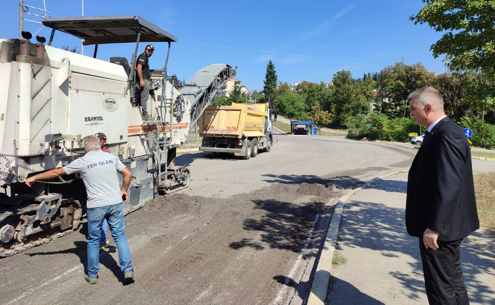 ASFALT EKPLER KENTN BROK NOKTASINDA ALIIYOR