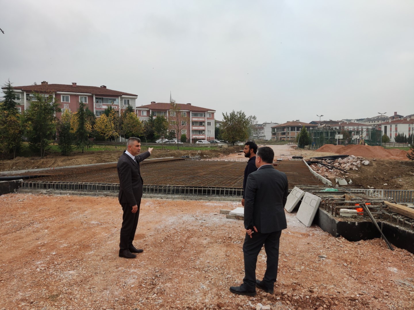 BAKAN SEZER, DEVLET HASTANESNE ULAIMI RAHATLATACAK ALIMAYI NCELED 